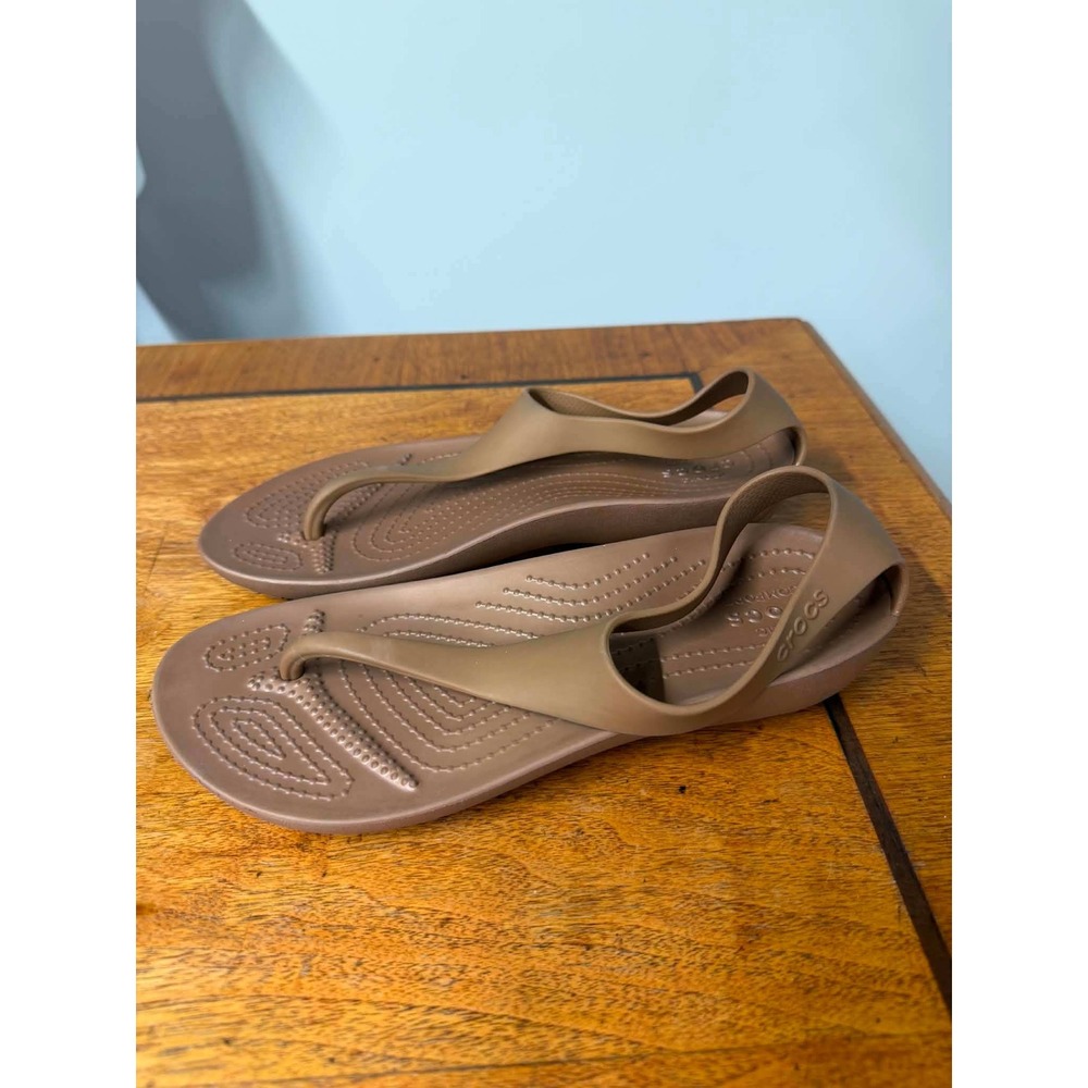 Crocs Womens 6 Tan Bronze Sexy Flip Sandals T-Strap Slingback Comfort 2007 - Picture 3 of 7